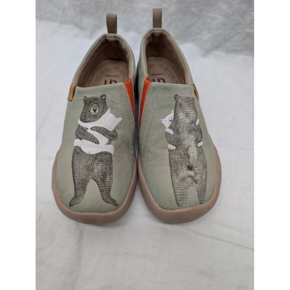 UIN youth size 6.5 Bear's Hug slip on canvas shoes light green SH10 - Picture 1 of 11